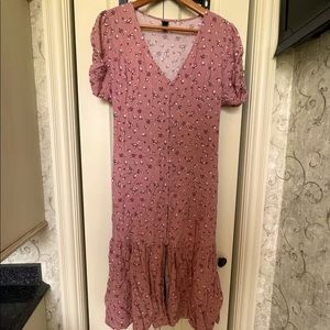 NWOT wild fable button thru, bottom ruffle dress